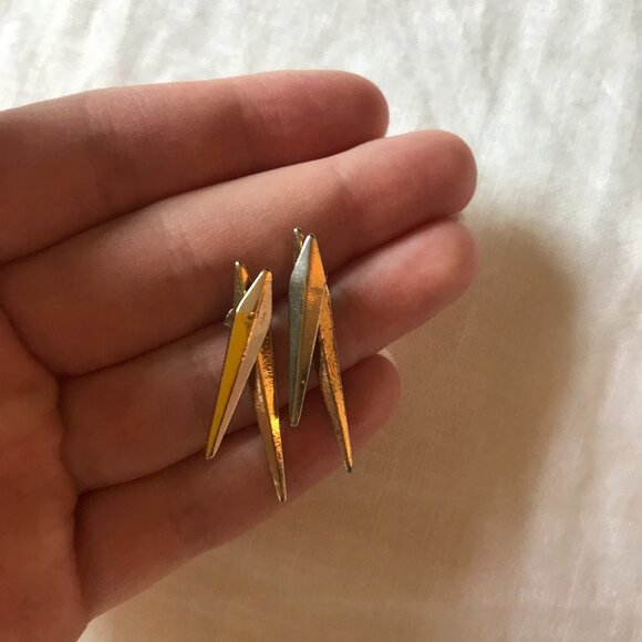 🚨MUST BUNDLE🚨Boutique Gold Tone Ear Jackets - Picture 1 of 7